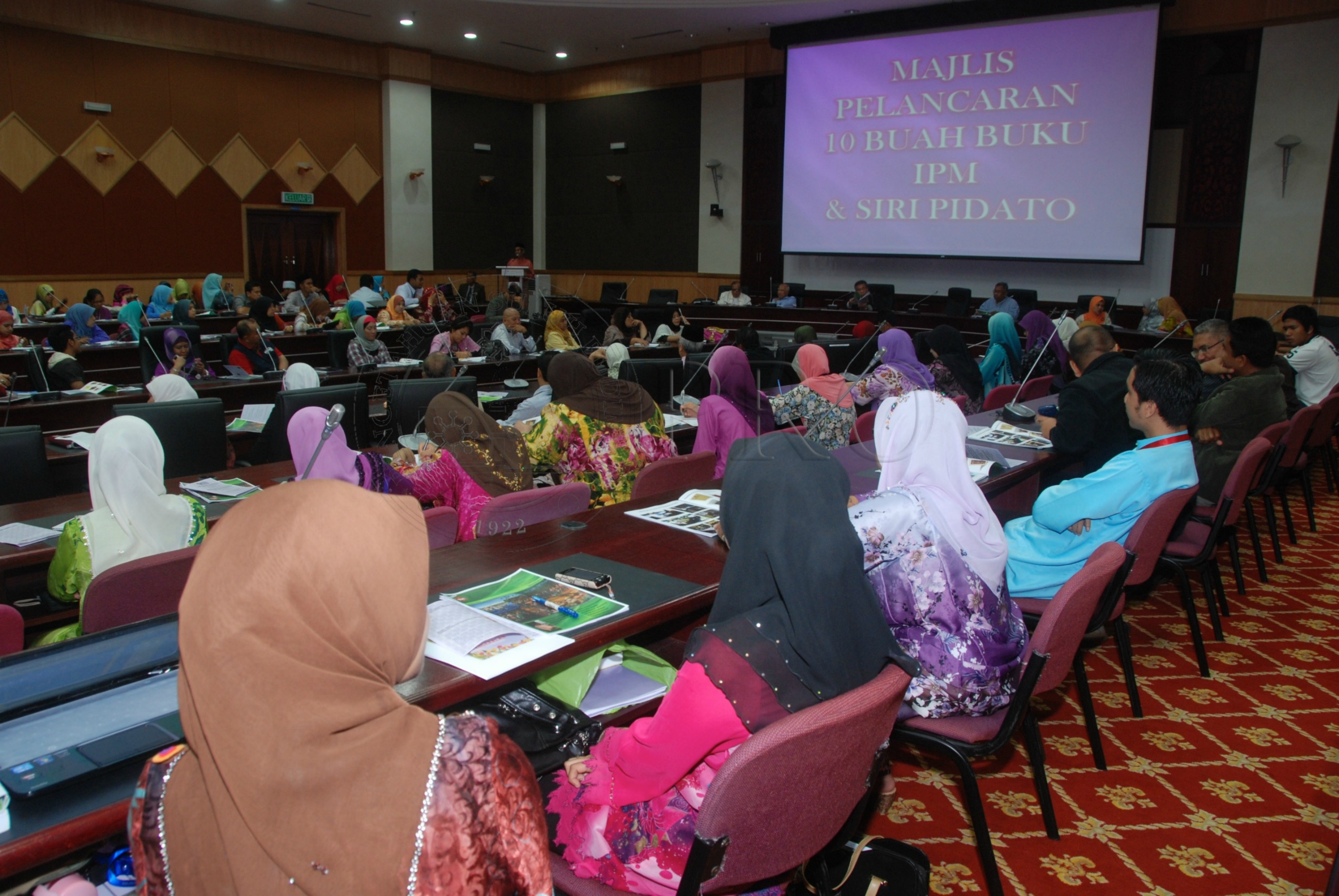 PRO 12 140 buku DSC 9657